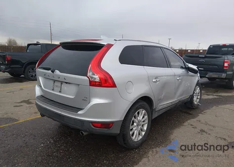 2010 Volvo Xc60 T6/T6 R-Design z USA, uszkodzony, nr VIN YV4992DZXA2083831